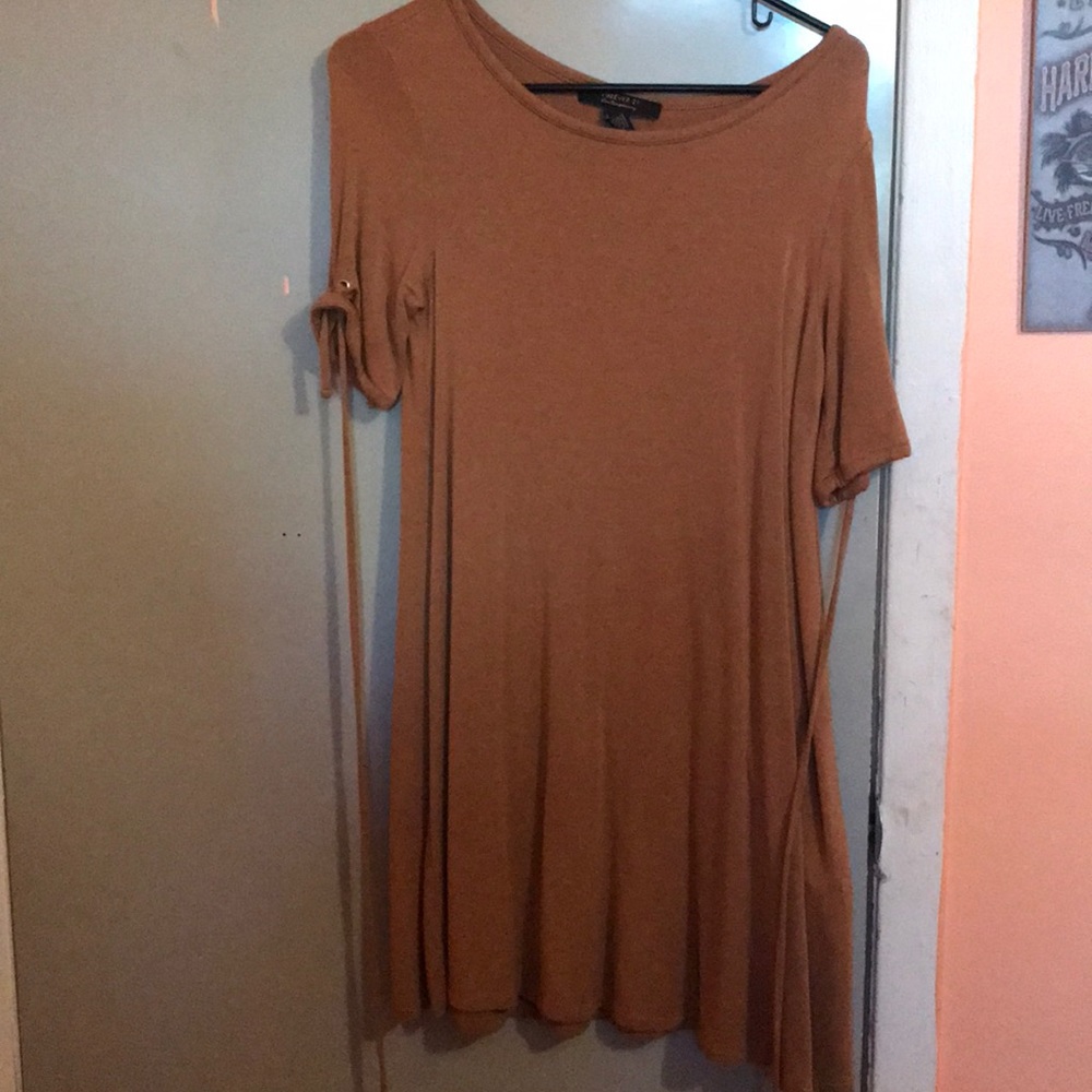 Short sleeve dress